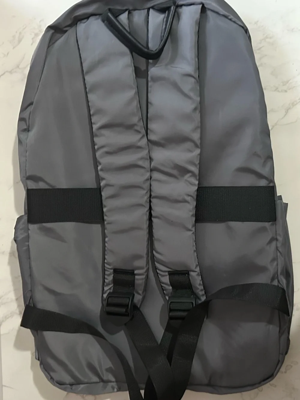 Sleek Gray Men’s Travel Backpack - Modern Everyday Carry with USB port